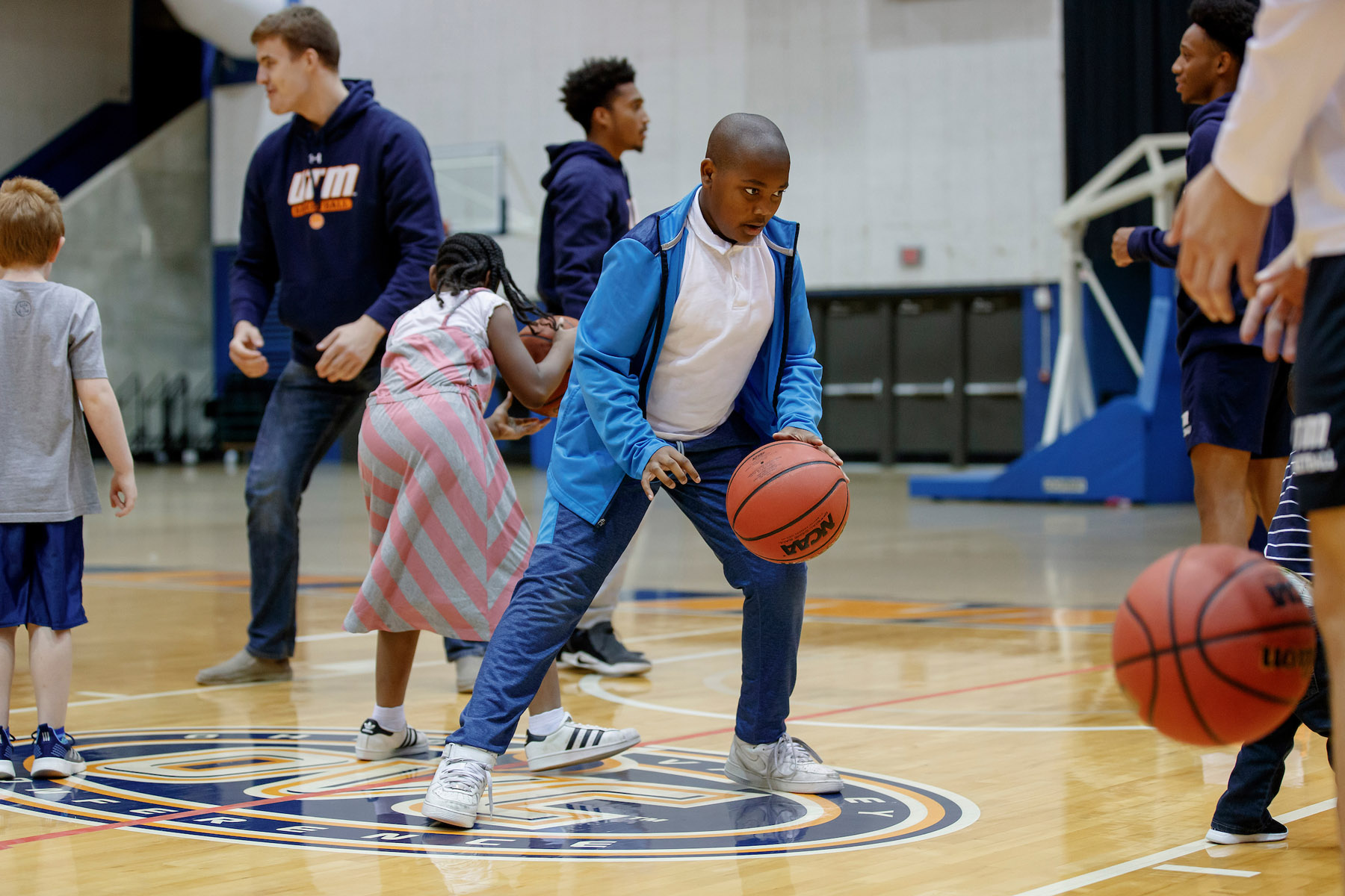 Image 10082019_MensBasketballWithSpecialOlympics023.jpg