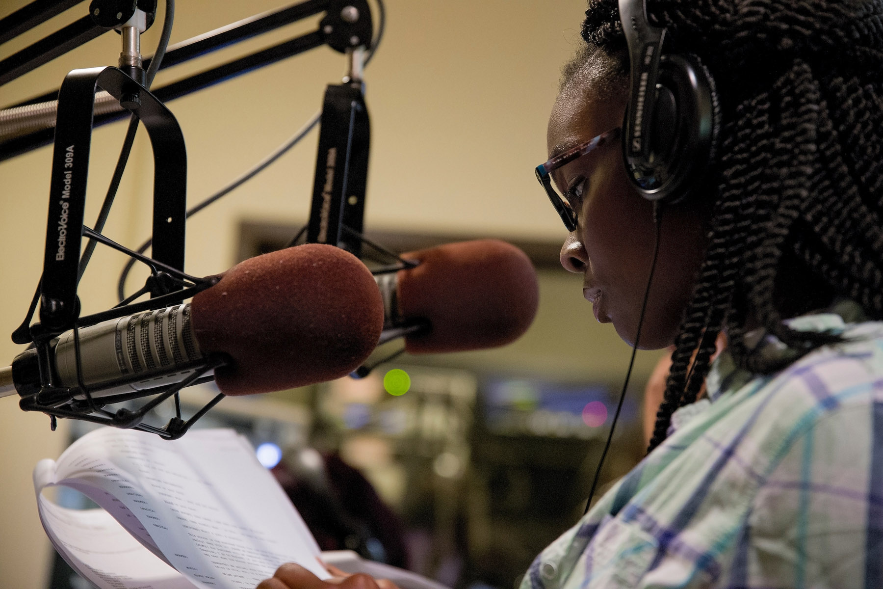 Image 11032016_WUTMRadioDraculaDrama04.jpg